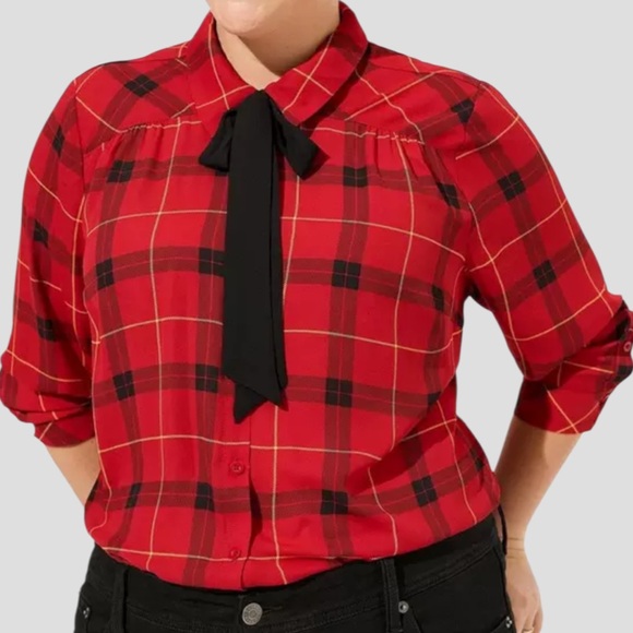 torrid Tops - EUC Torrid X Betsey Johnson Tie Neck Chiffon Blouse Size 2X